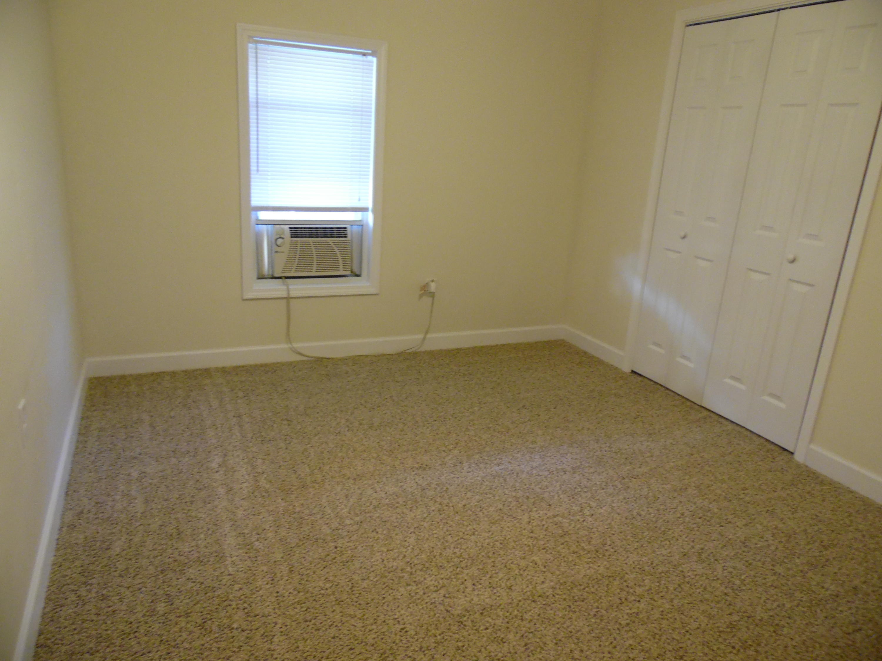 4005 King Lake Road DeFuniak Springs, FL 32433 - Photo 19 of 35 an empty room with a window