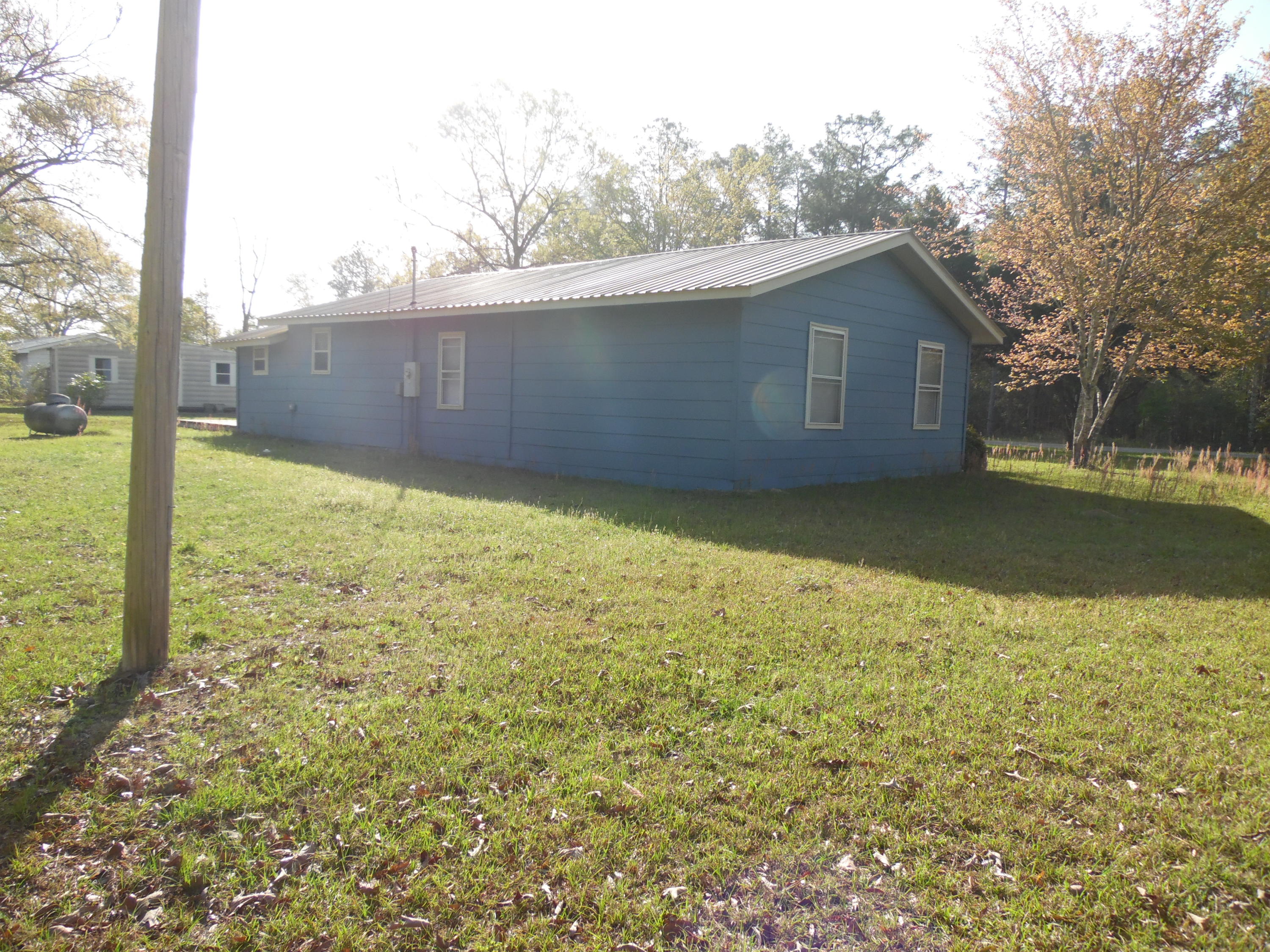 4005 King Lake Road DeFuniak Springs, FL 32433 - Photo 6 of 35 a view of a backyard