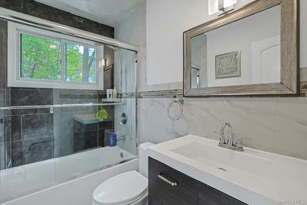 $648,000 | 40 Sherwood Drive, Nanuet, NY 10954