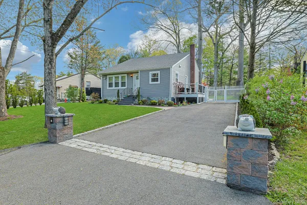 $648,000 | 40 Sherwood Drive, Nanuet, NY 10954