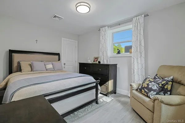 $648,000 | 40 Sherwood Drive, Nanuet, NY 10954