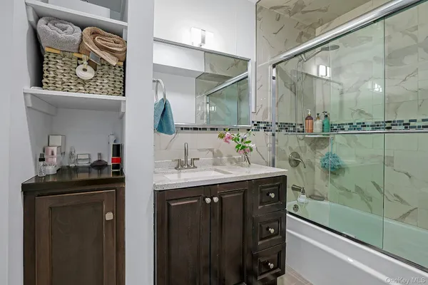 $648,000 | 40 Sherwood Drive, Nanuet, NY 10954