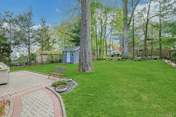 $648,000 | 40 Sherwood Drive, Nanuet, NY 10954