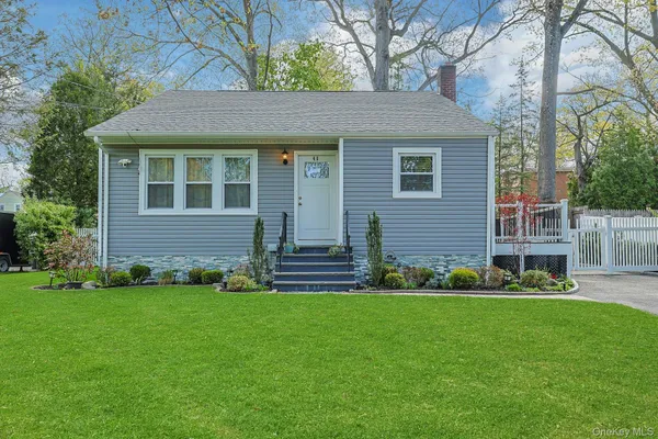 $648,000 | 40 Sherwood Drive, Nanuet, NY 10954