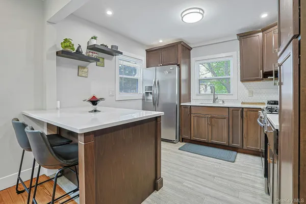 $648,000 | 40 Sherwood Drive, Nanuet, NY 10954