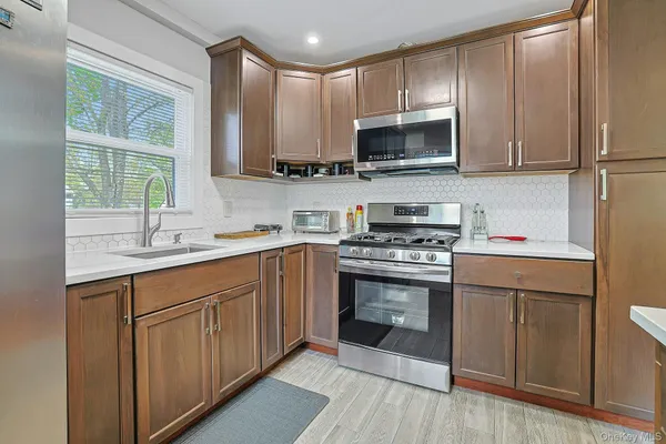 $648,000 | 40 Sherwood Drive, Nanuet, NY 10954