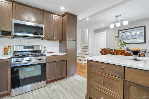 $648,000 | 40 Sherwood Drive, Nanuet, NY 10954