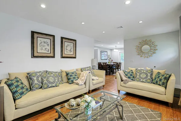 $648,000 | 40 Sherwood Drive, Nanuet, NY 10954