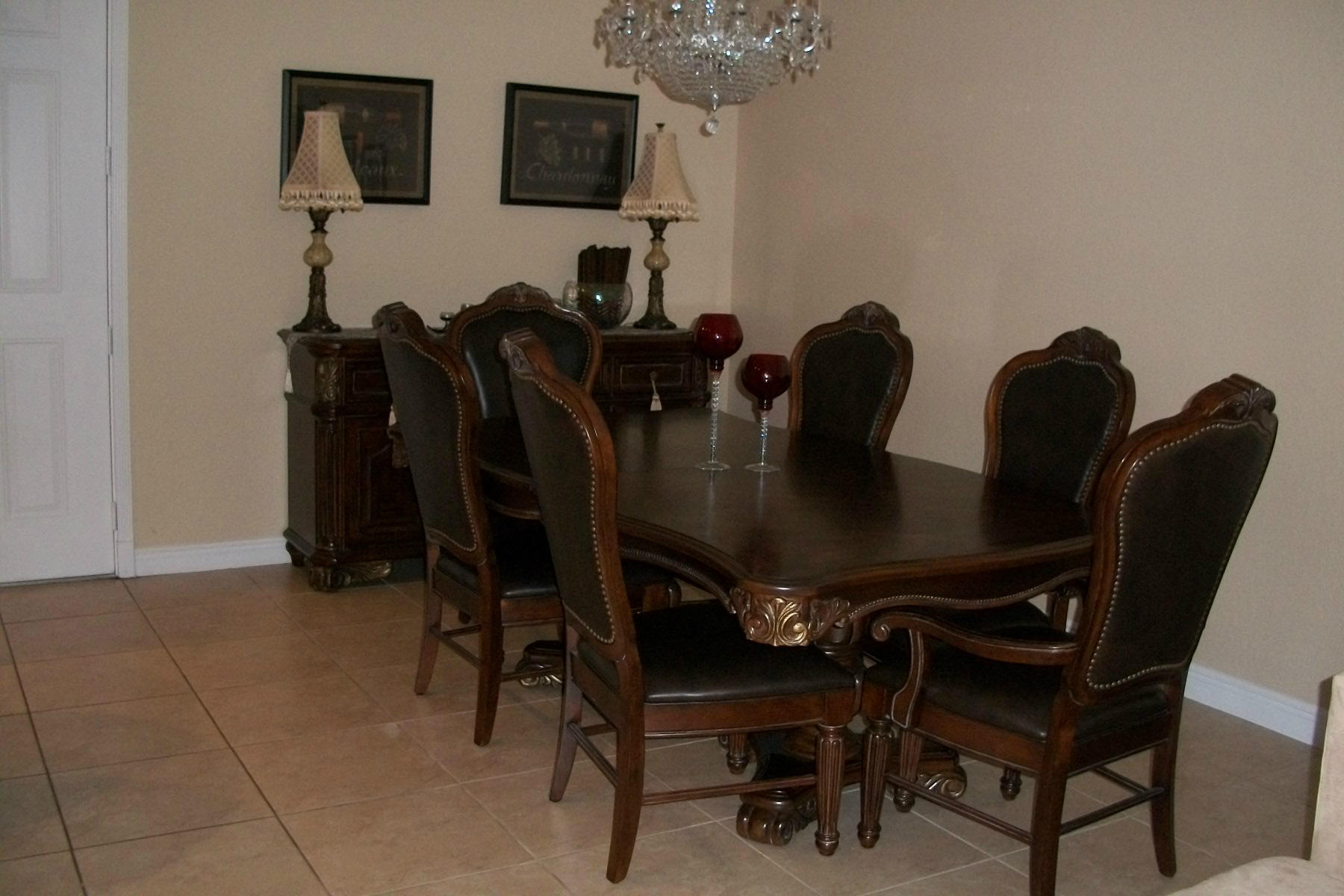 822 Northwest 82nd Place Boca Raton, FL 33487 - Photo 6 of 22 a view of a livingroom with furniture