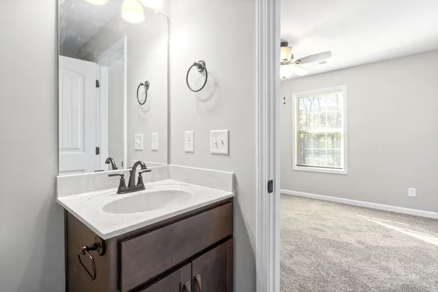 $1,095 | 1008 Glenkirk Drive, Unit B, Clarksville, TN 37042