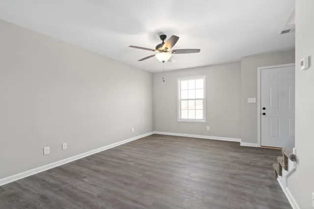 $1,095 | 1008 Glenkirk Drive, Unit B, Clarksville, TN 37042