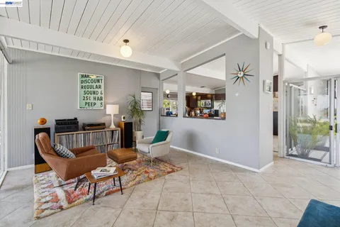 $1,795,000 | 5842 Highwood Road, Castro Valley, CA 94552