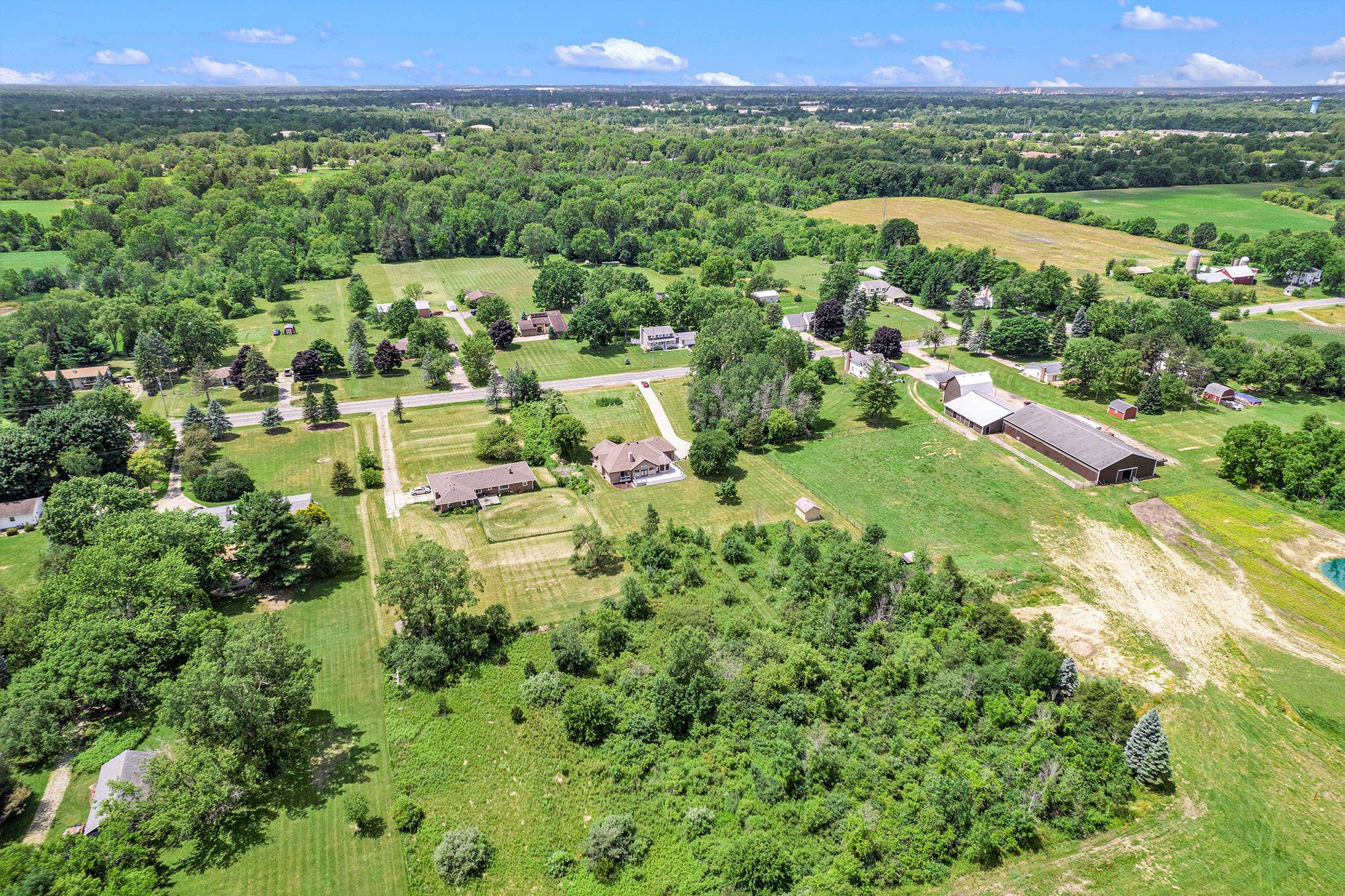 4335 South Genesee Road Grand Blanc, MI 48439 - Photo 47 of 47 50146604-17c9129c-6bff-4b60-9fcd-bae6ac93b731.JPG
