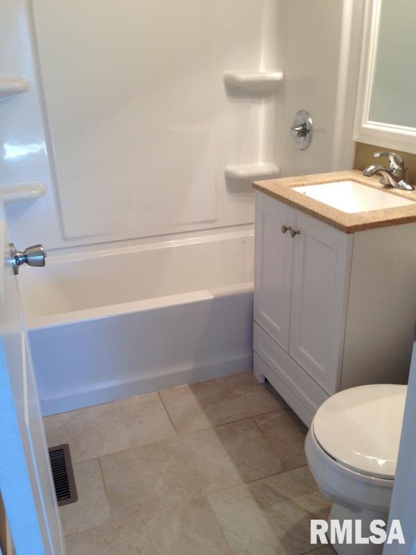 208 Temple Drive Washington, IL 61571 - Photo 6 of 8 Gallery Image 6