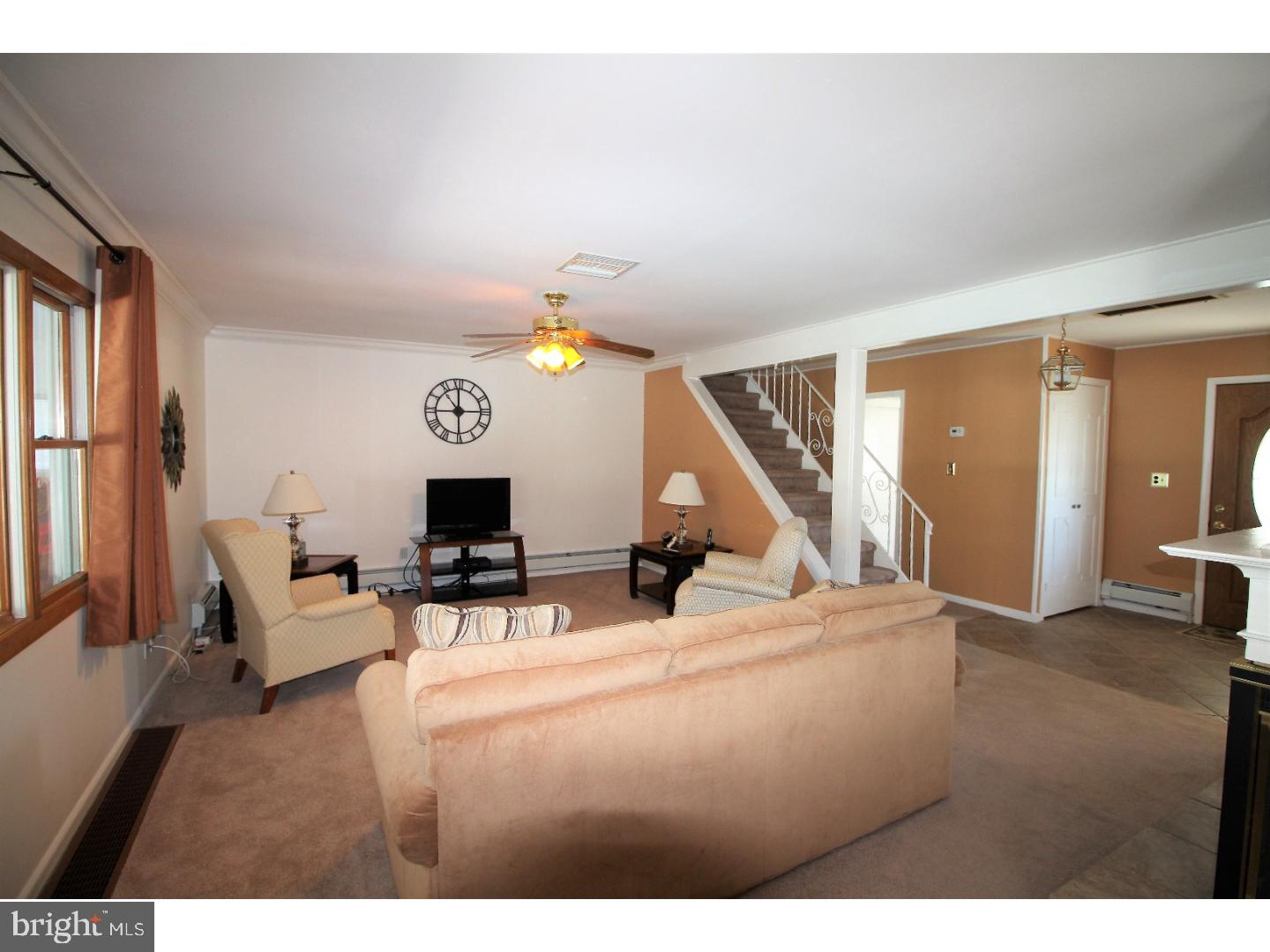 39 Rain Lily Road Levittown, PA 19056 - Photo 8 of 25 Living Room