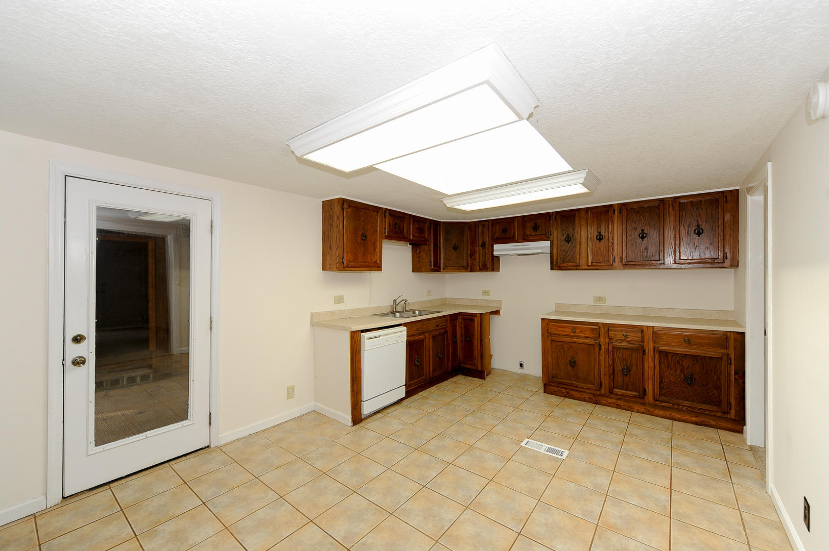 4104 Meredith Road Knoxville, TN 37921 - Photo 7 of 27 7