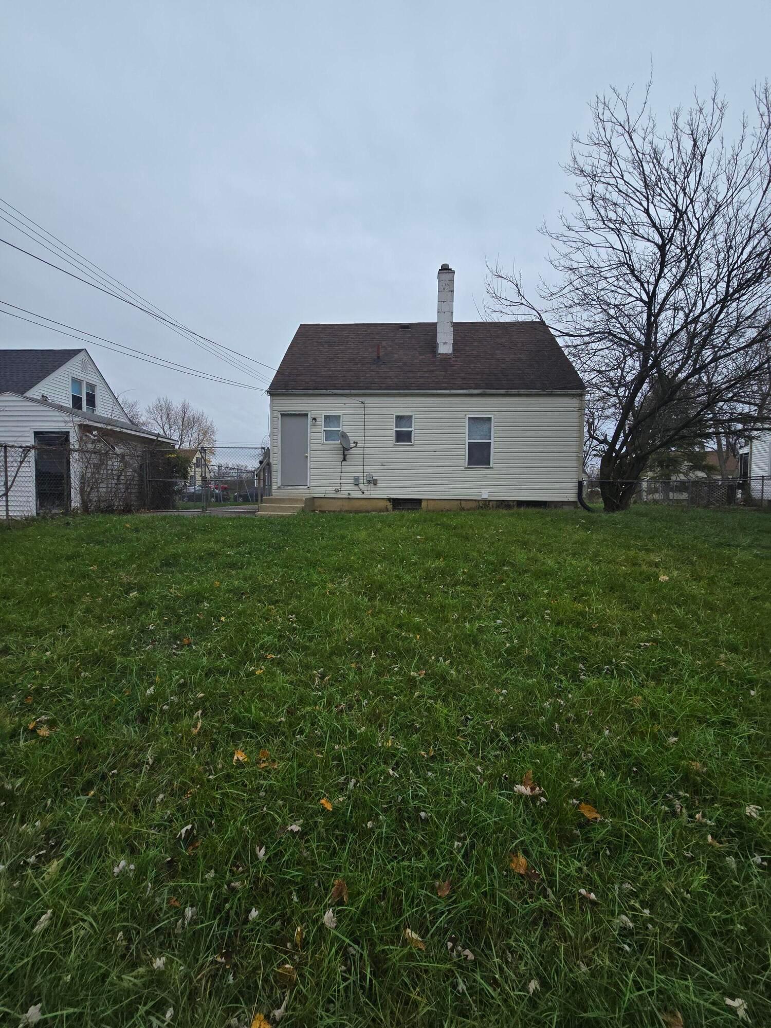 1725 Lancashire Road Columbus, OH 43219 - Photo 5 of 22 20241125_094723