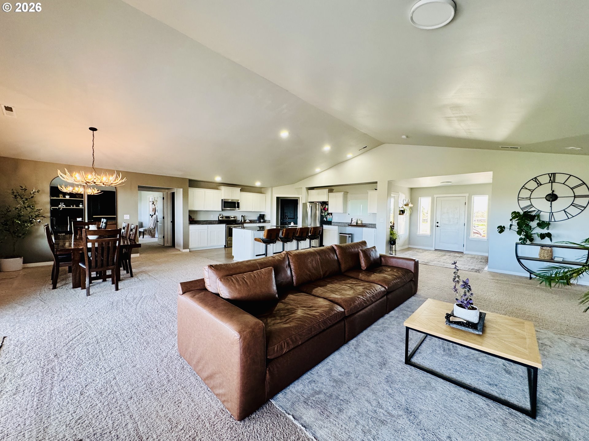74969 Washington Lane Irrigon, OR 97844 - Photo 12 of 33 a living room with furniture and dining table