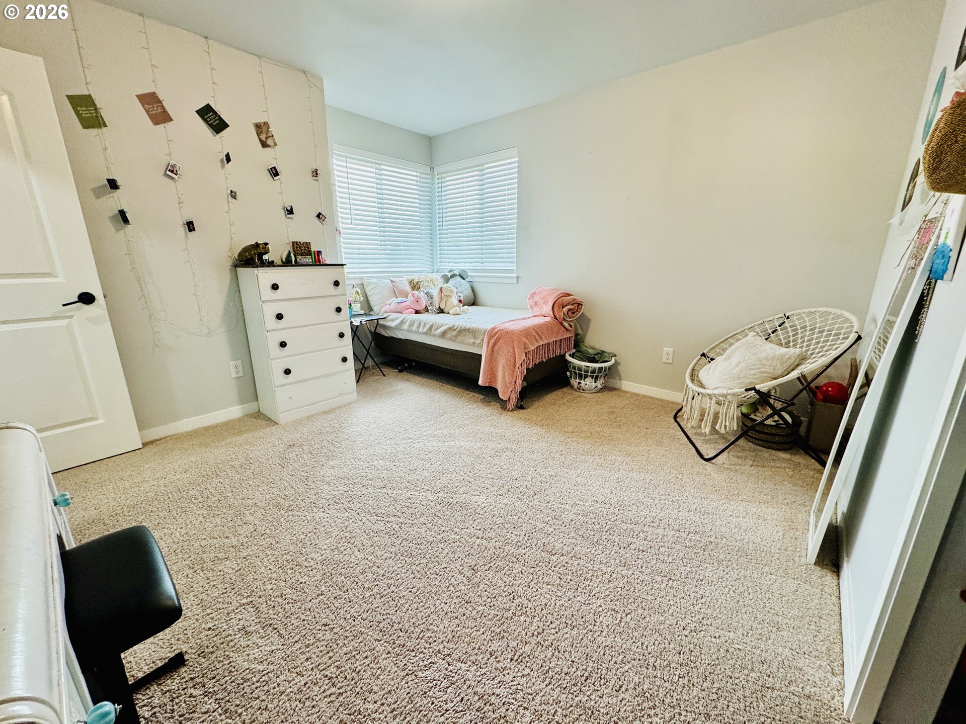 74969 Washington Lane Irrigon, OR 97844 - Photo 24 of 33 a bedroom with furniture and a large window