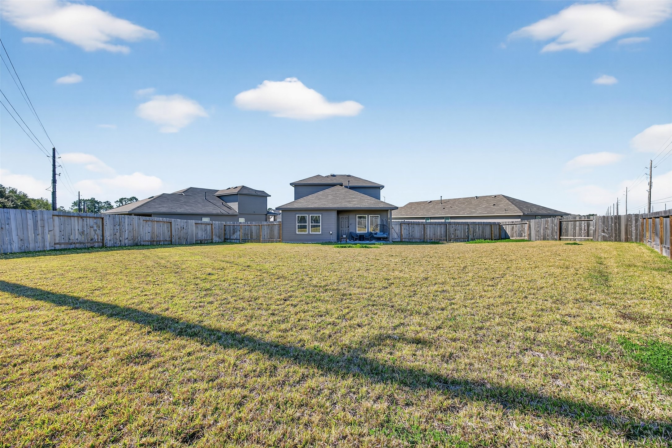 1702 Legacy Hills Drive Houston, TX 77067 - Photo 39 of 43 a bathroom with a bathtub