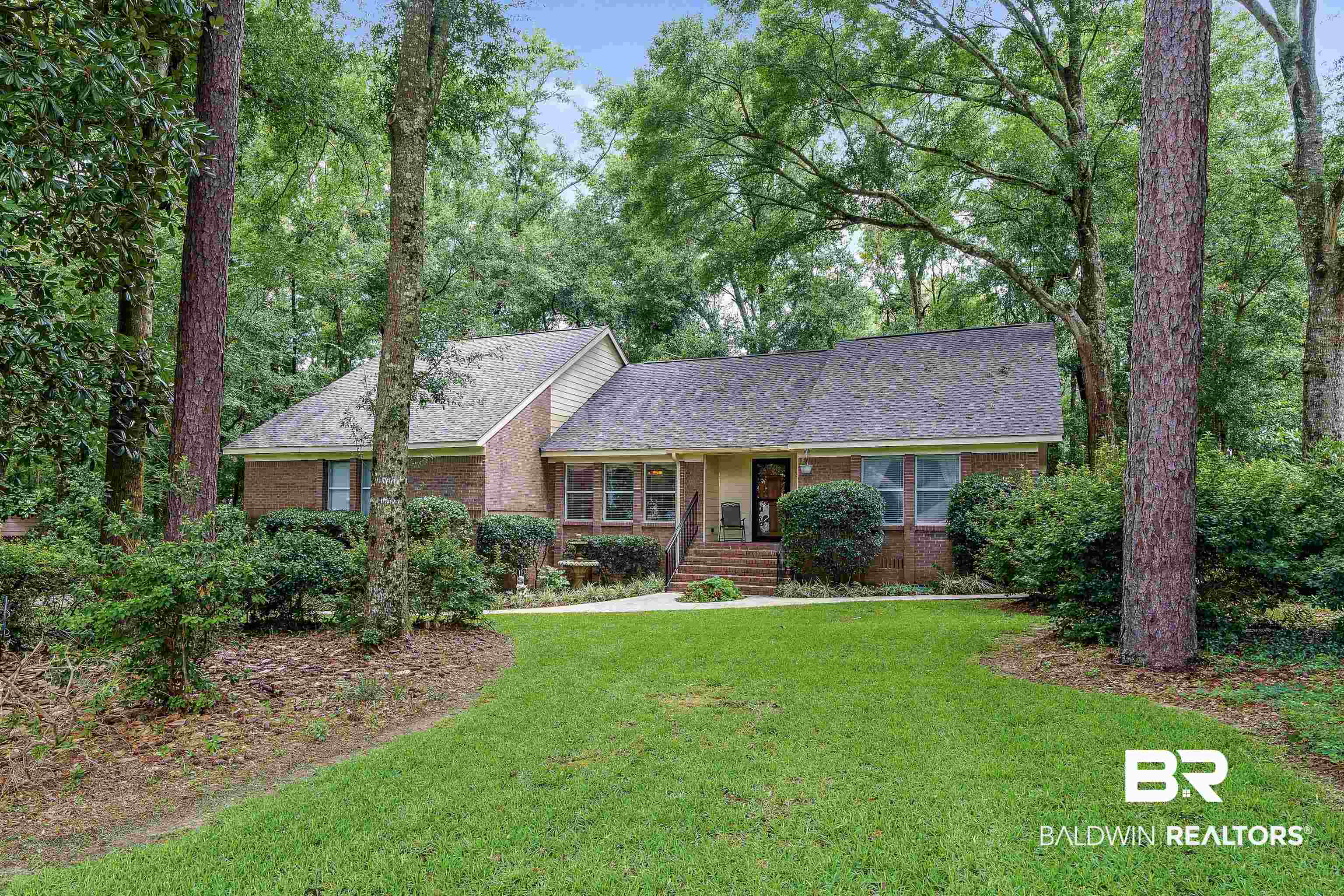 305 Beall Lane Daphne, AL 36526 - Photo 4 of 28 Front Yard