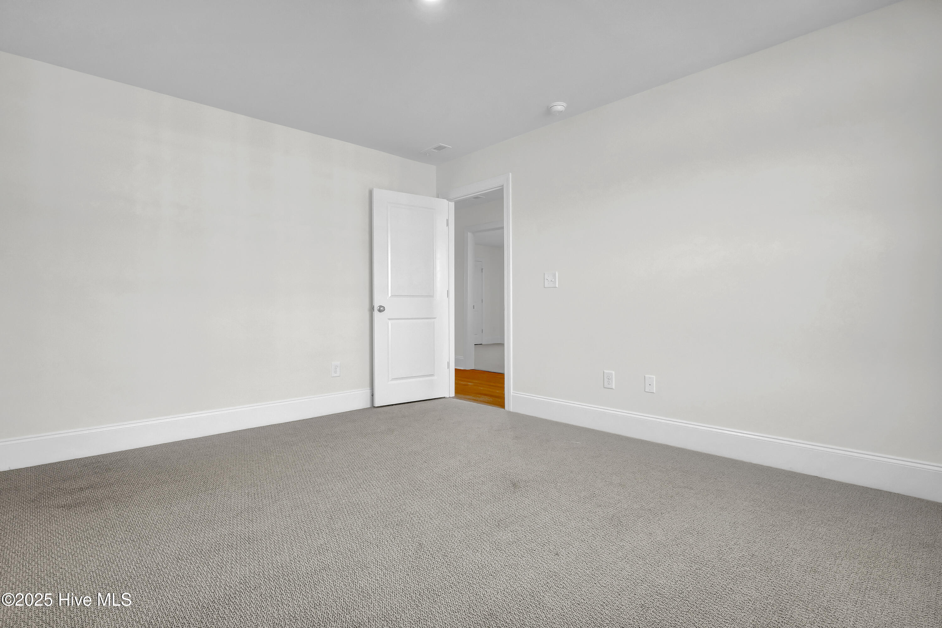 131 Planters Walk Hampstead, NC 28443 - Photo 28 of 36 Upstairs Bedroom