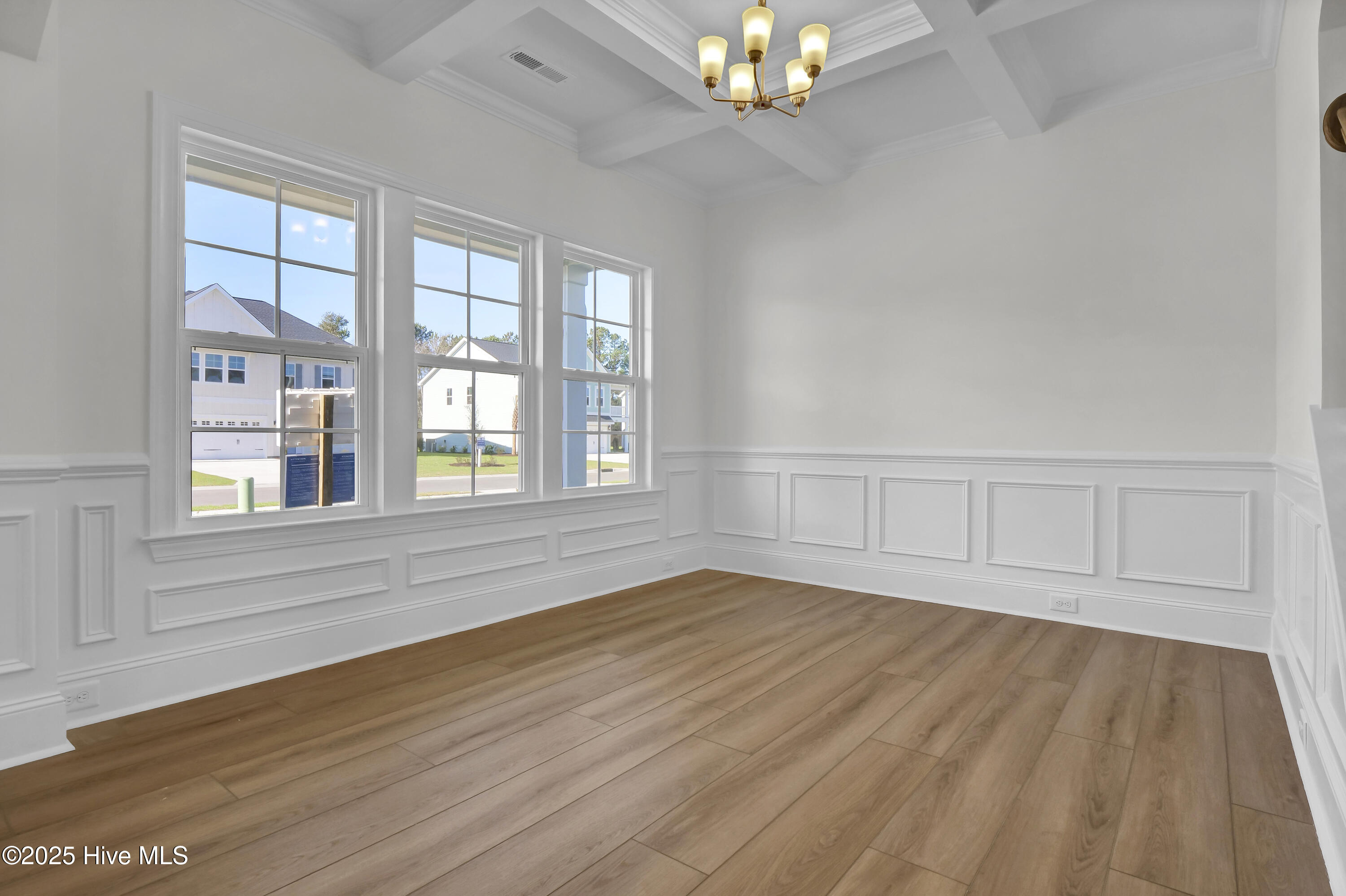 131 Planters Walk Hampstead, NC 28443 - Photo 6 of 36 Dining Room 2