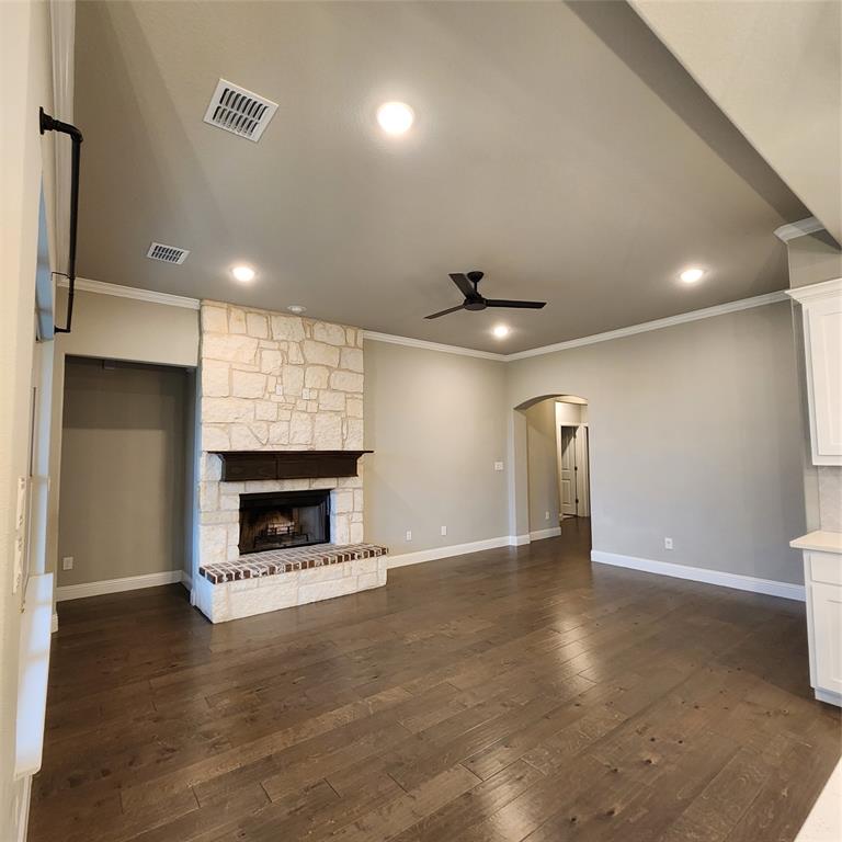 136 Spring Run Drive Decatur, TX 76234 - Photo 2 of 16