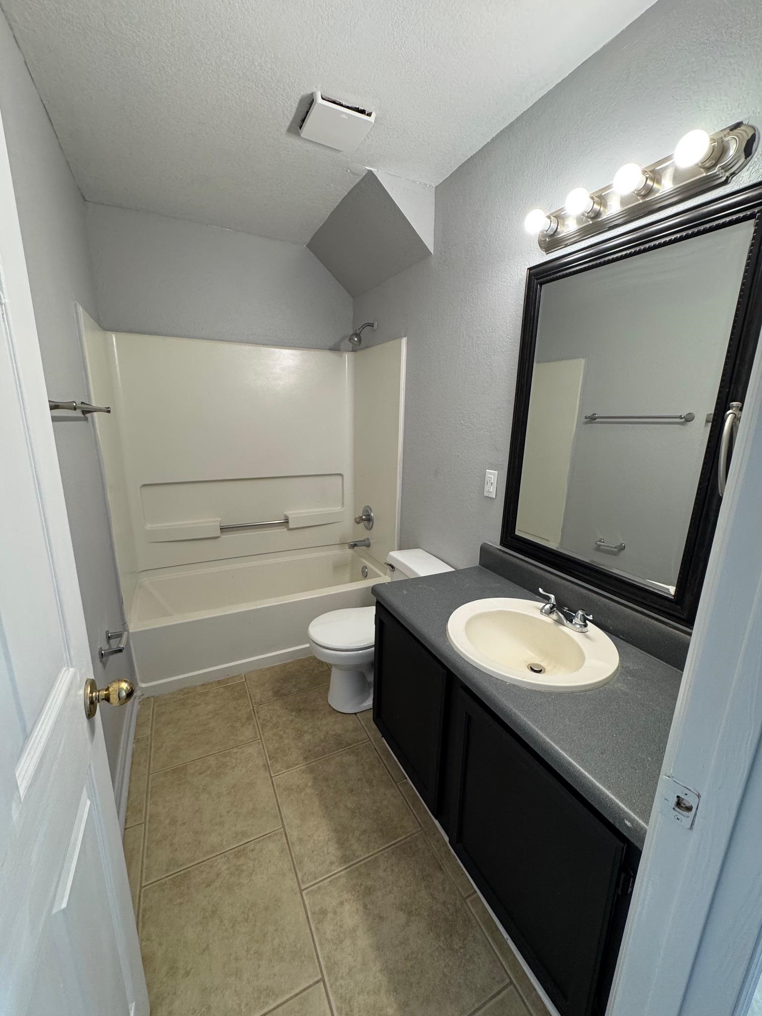 215 Dixie Drive, Unit D Tallahassee, FL 32304 - Photo 5 of 12