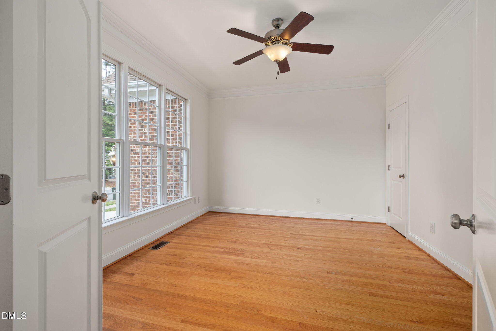 7219 Newport Avenue Raleigh, NC 27613 - Photo 12 of 54 14-web-or-mls-DX3A9472
