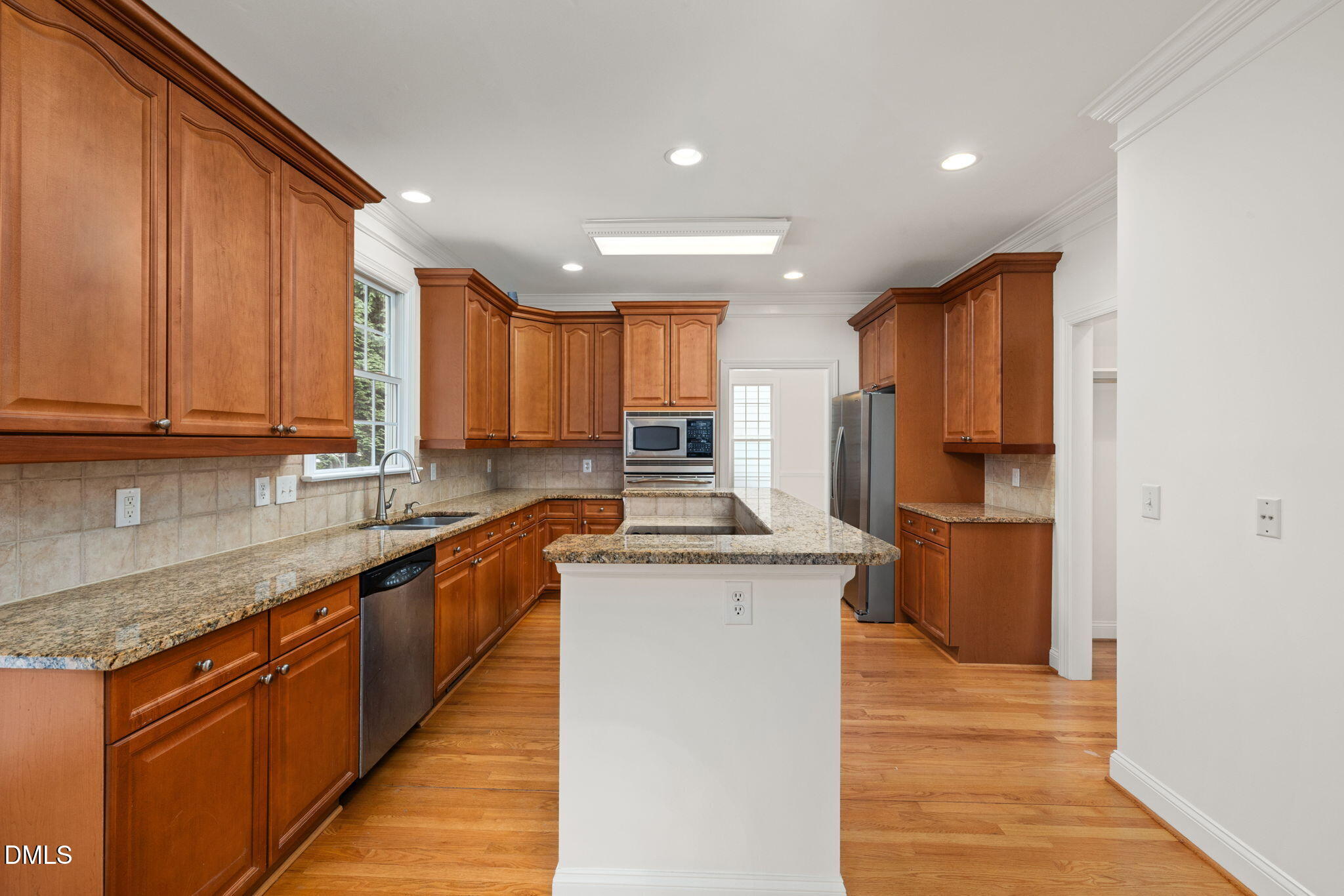7219 Newport Avenue Raleigh, NC 27613 - Photo 19 of 54 25-web-or-mls-DX3A9542