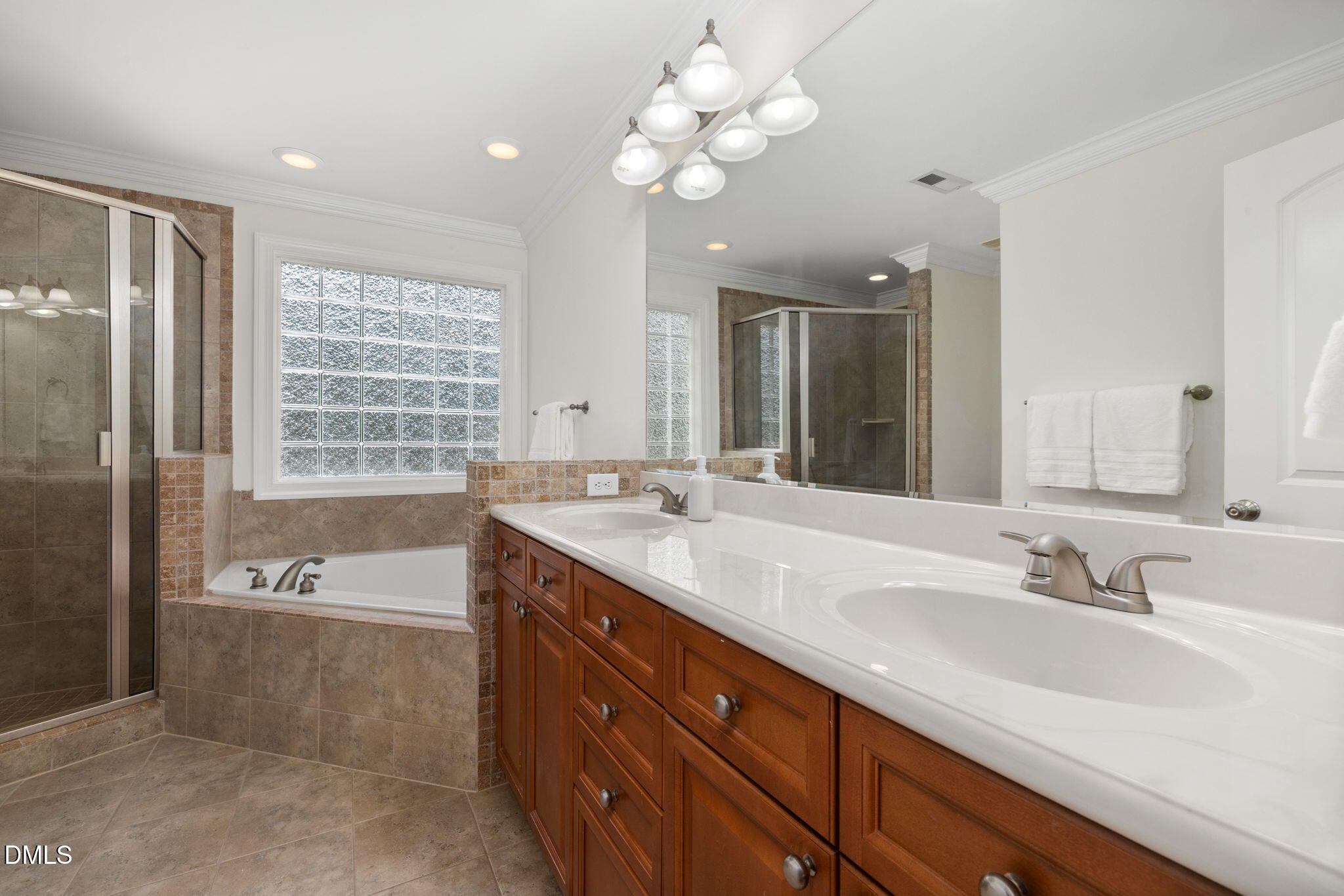 7219 Newport Avenue Raleigh, NC 27613 - Photo 31 of 54 38-web-or-mls-DX3A9649