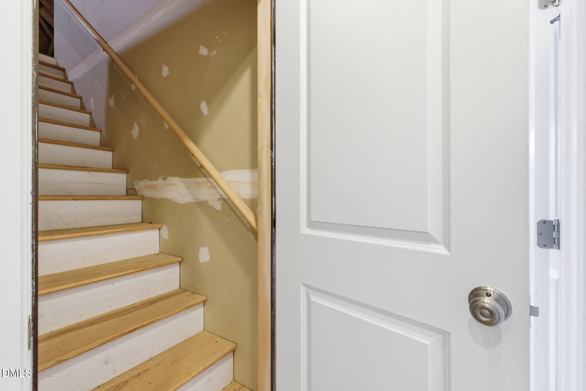 7219 Newport Avenue Raleigh, NC 27613 - Photo 46 of 54 53-web-or-mls-DX3A9760