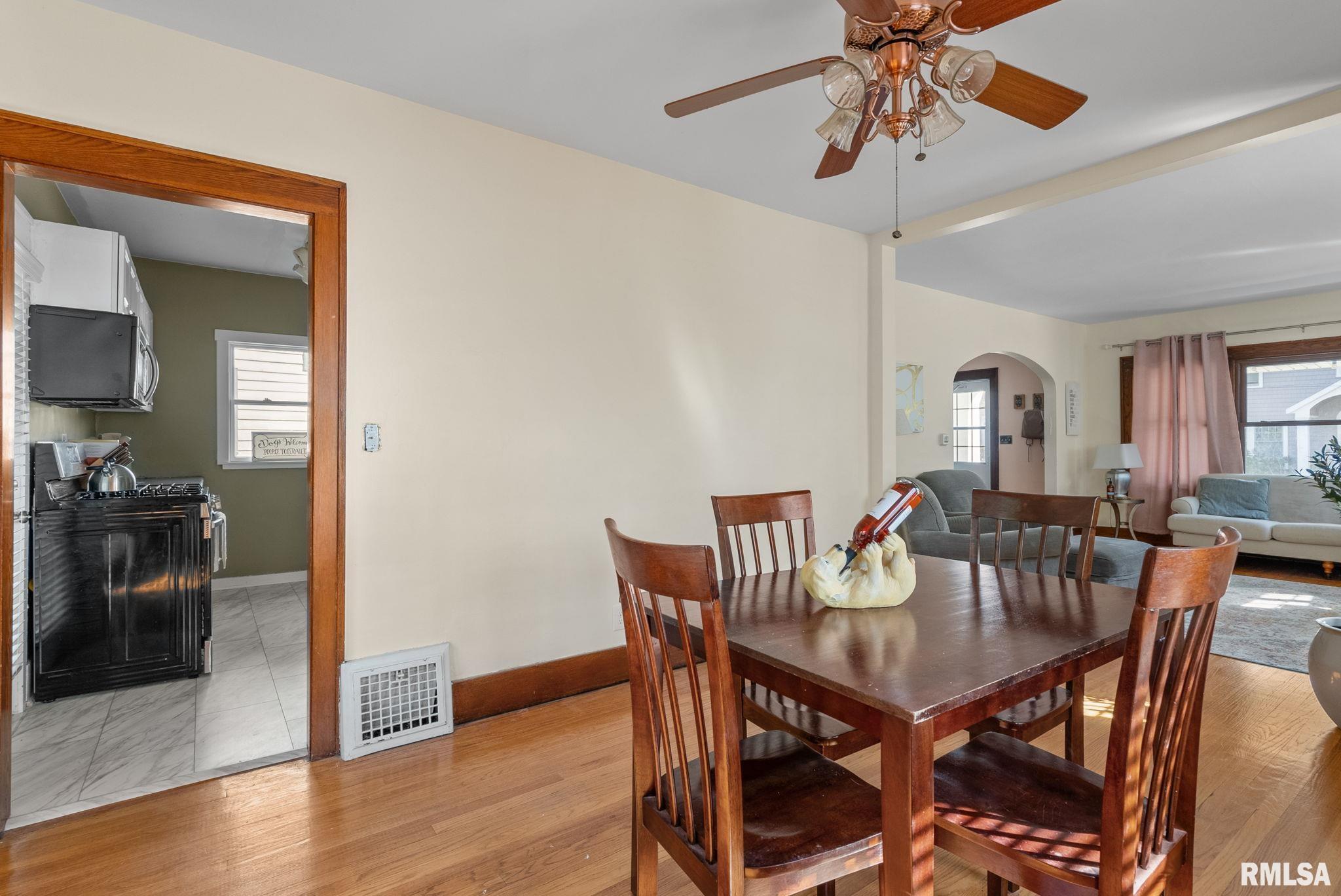 344 Forest Road Davenport, IA 52803 - Photo 14 of 29