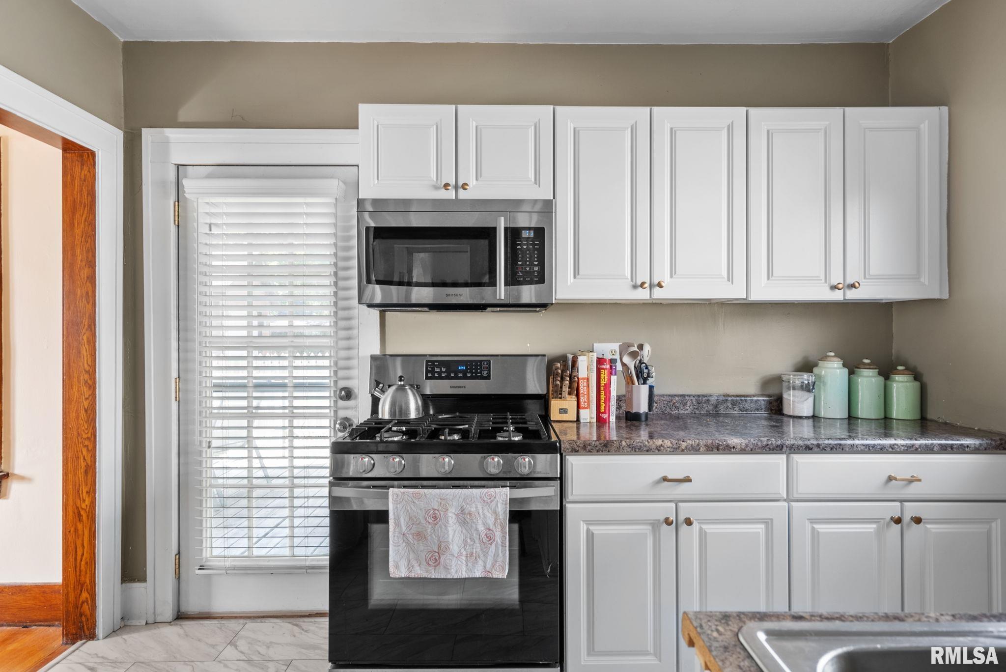 344 Forest Road Davenport, IA 52803 - Photo 15 of 29