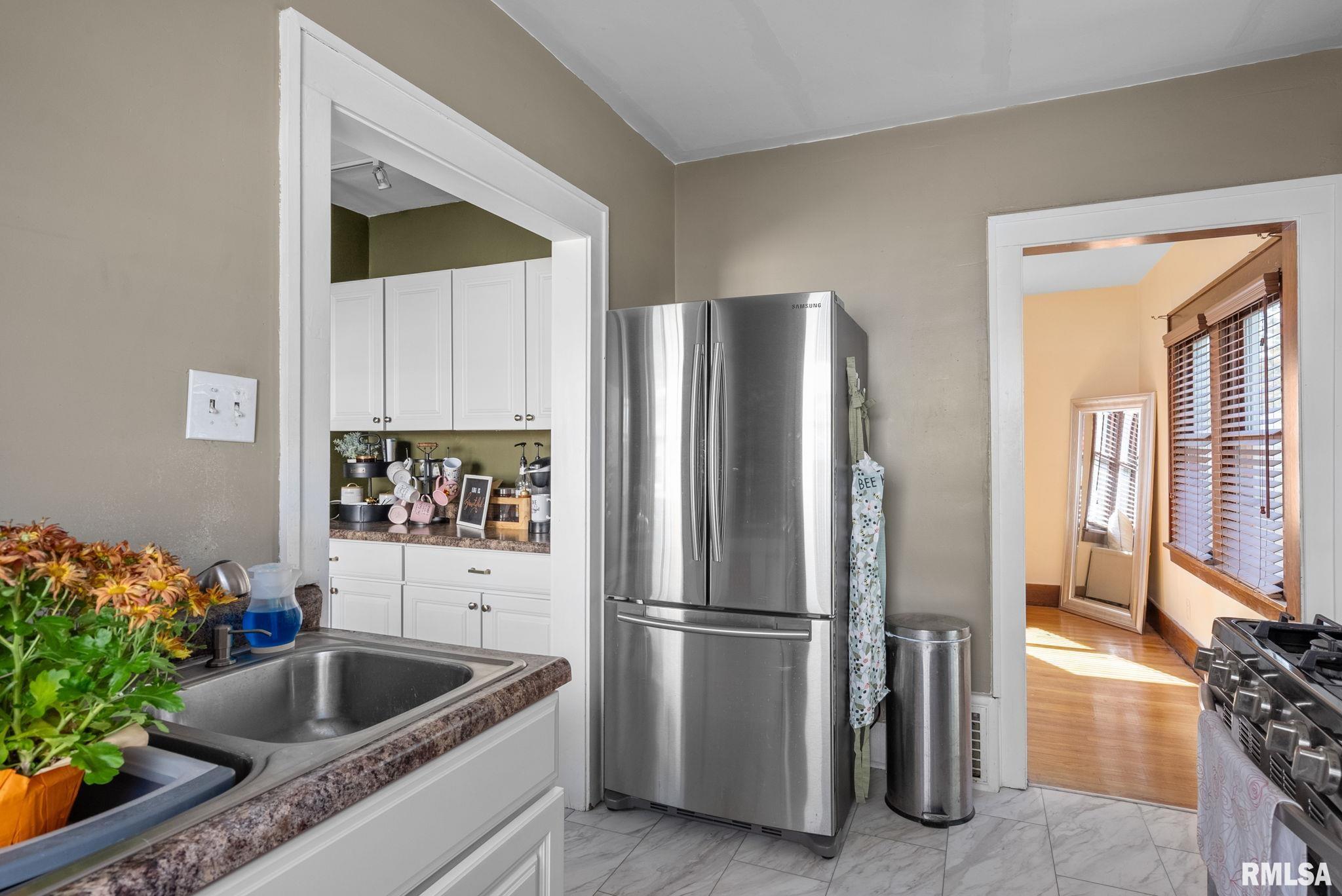 344 Forest Road Davenport, IA 52803 - Photo 17 of 29