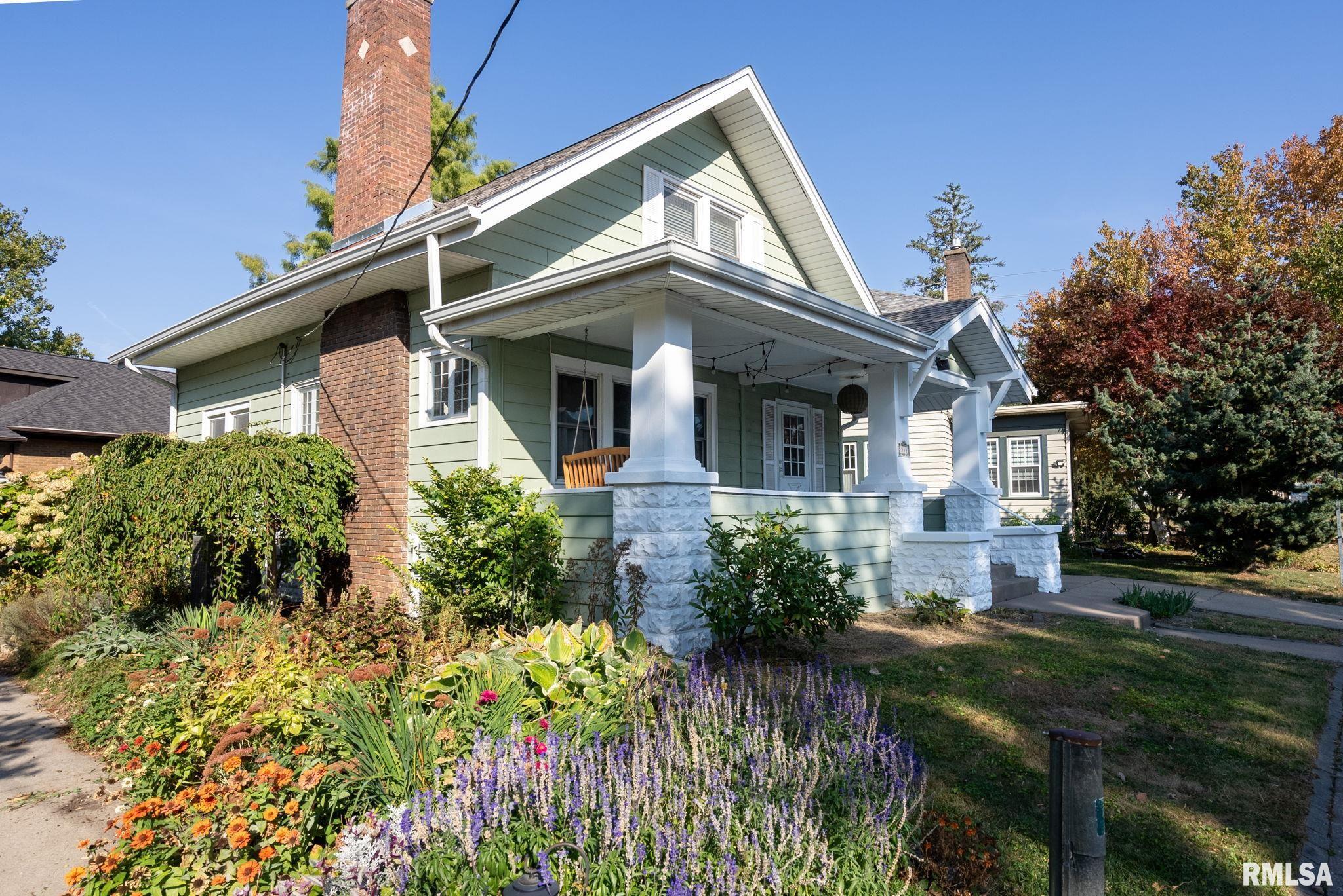 344 Forest Road Davenport, IA 52803 - Photo 2 of 29