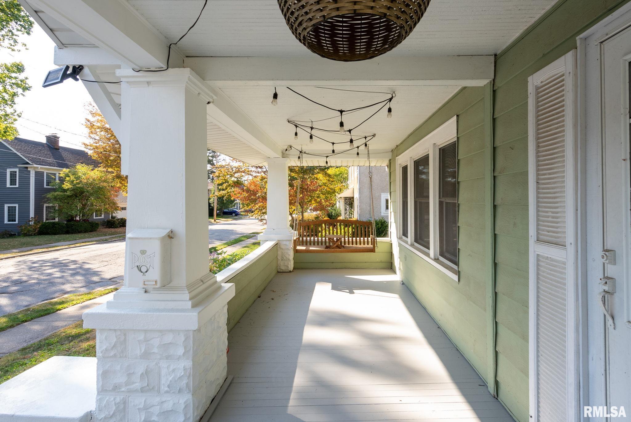 344 Forest Road Davenport, IA 52803 - Photo 4 of 29