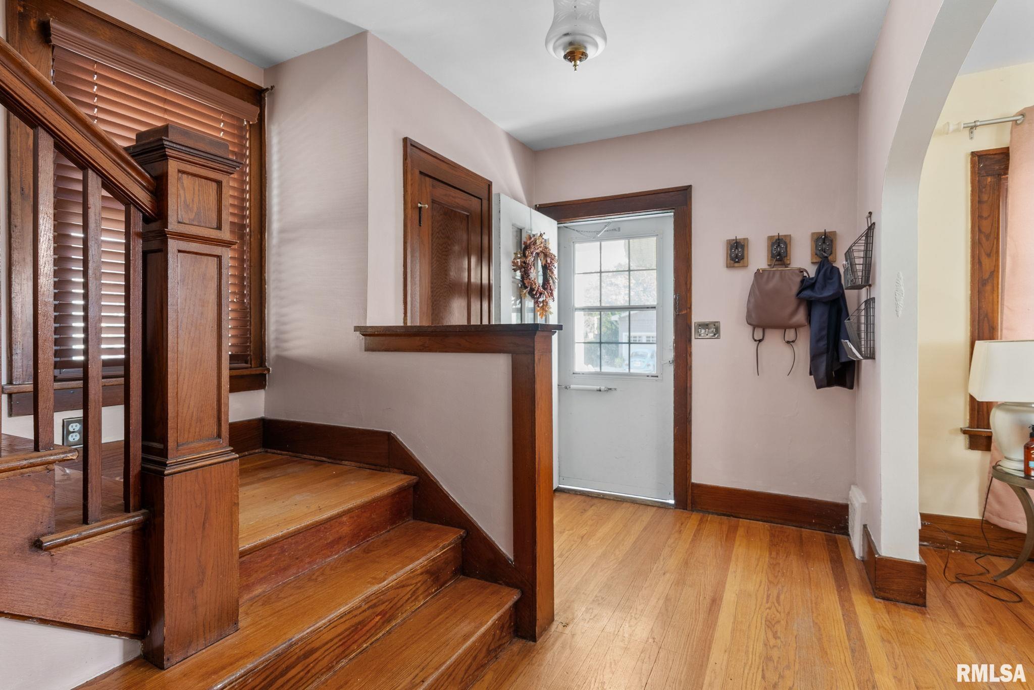 344 Forest Road Davenport, IA 52803 - Photo 7 of 29