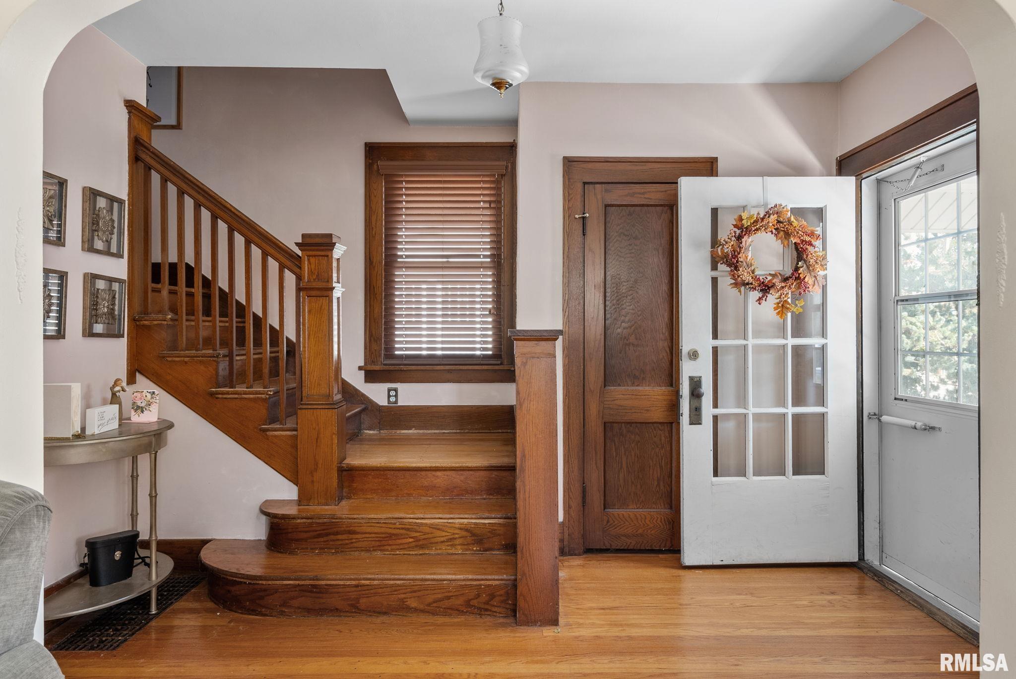 344 Forest Road Davenport, IA 52803 - Photo 8 of 29