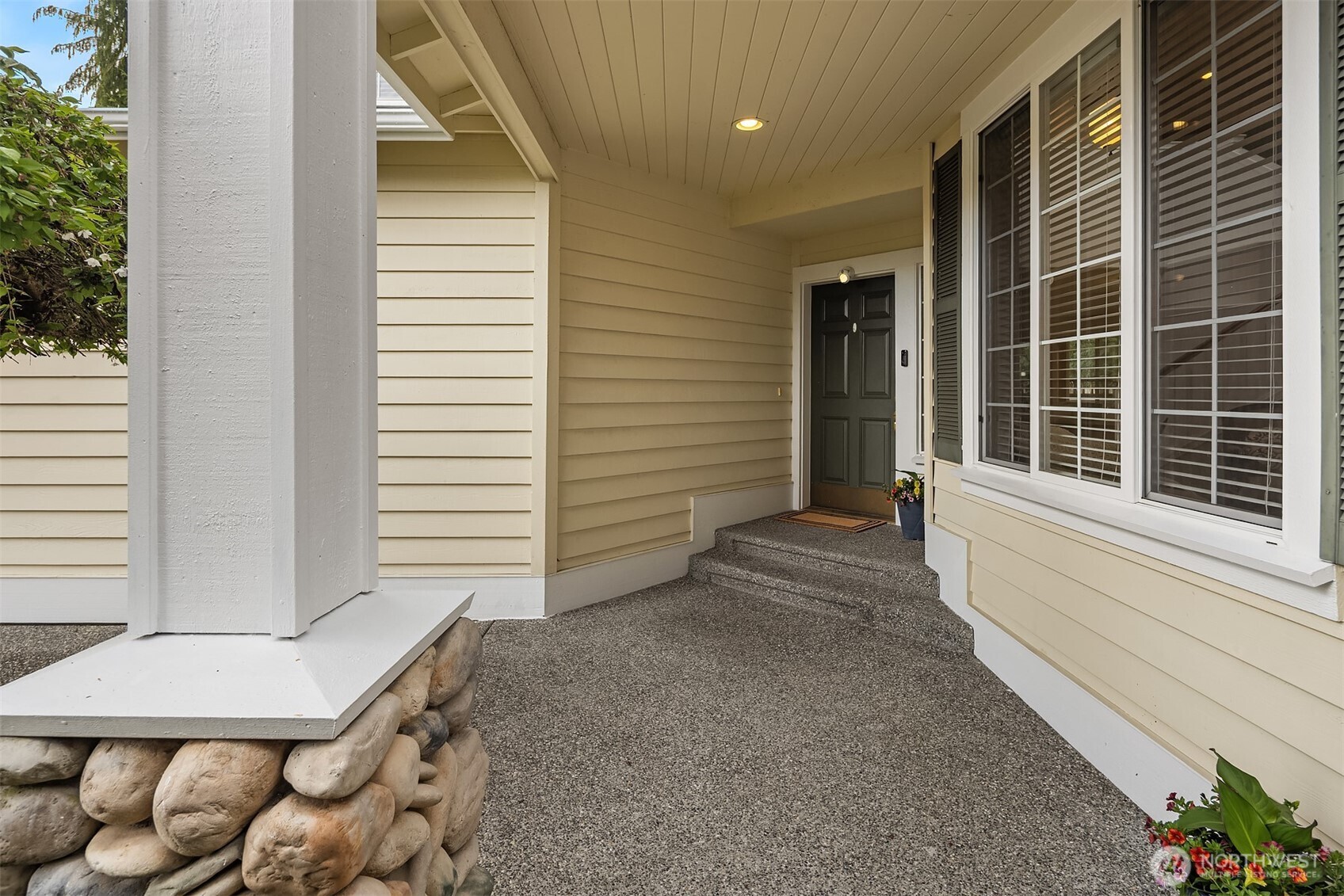 1102 185th Street Southeast Bothell, WA 98012 - Photo 4 of 38