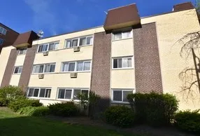 $175,000 | 677 South River Road, Unit 2D, Des Plaines, IL 60016