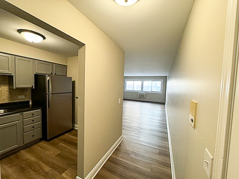 677 South River Road, Unit 2D Des Plaines, IL 60016 - Photo 3 of 14
