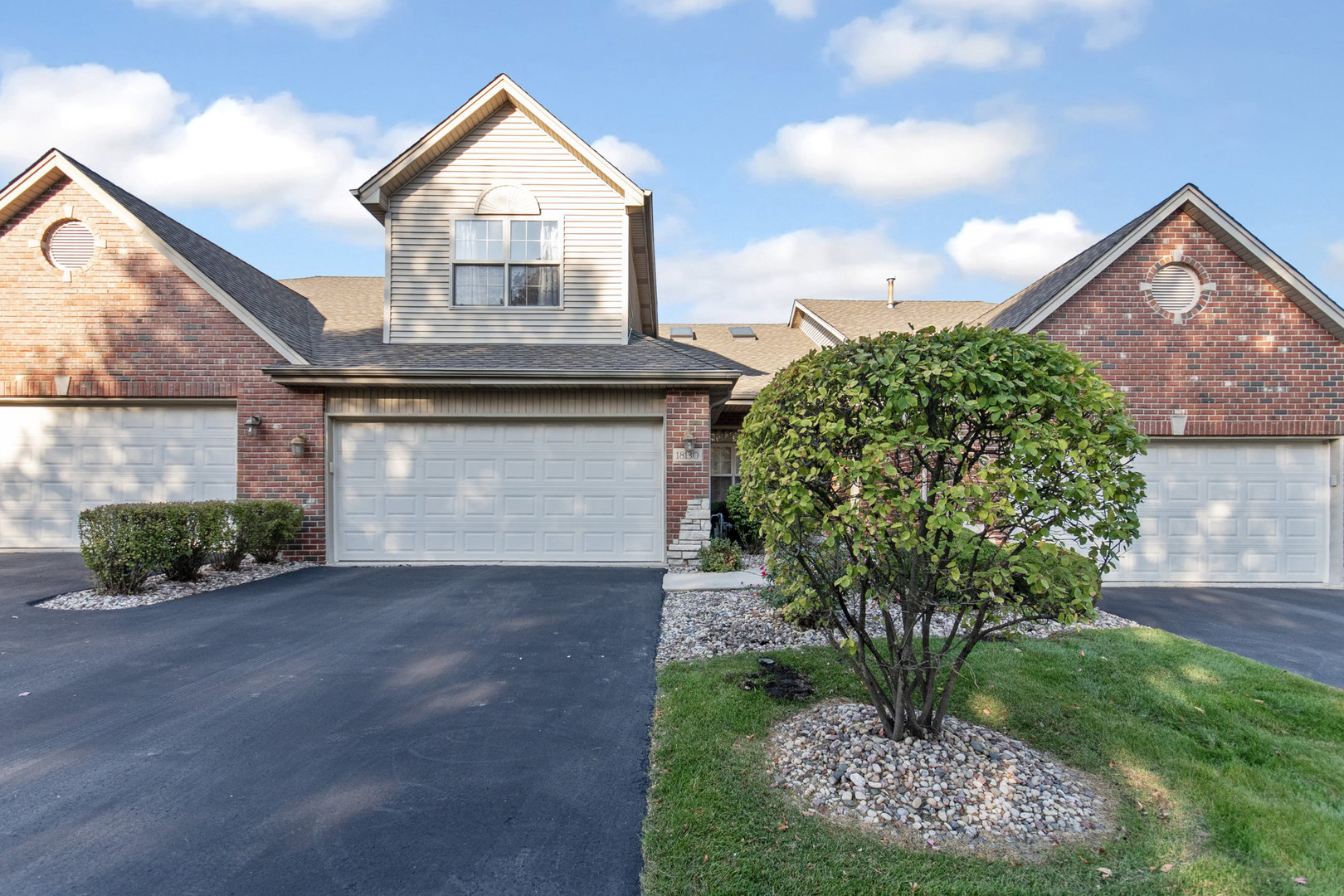 18130 Brecken Ridge Boulevard Orland Park, IL 60467 - Photo 2 of 25
