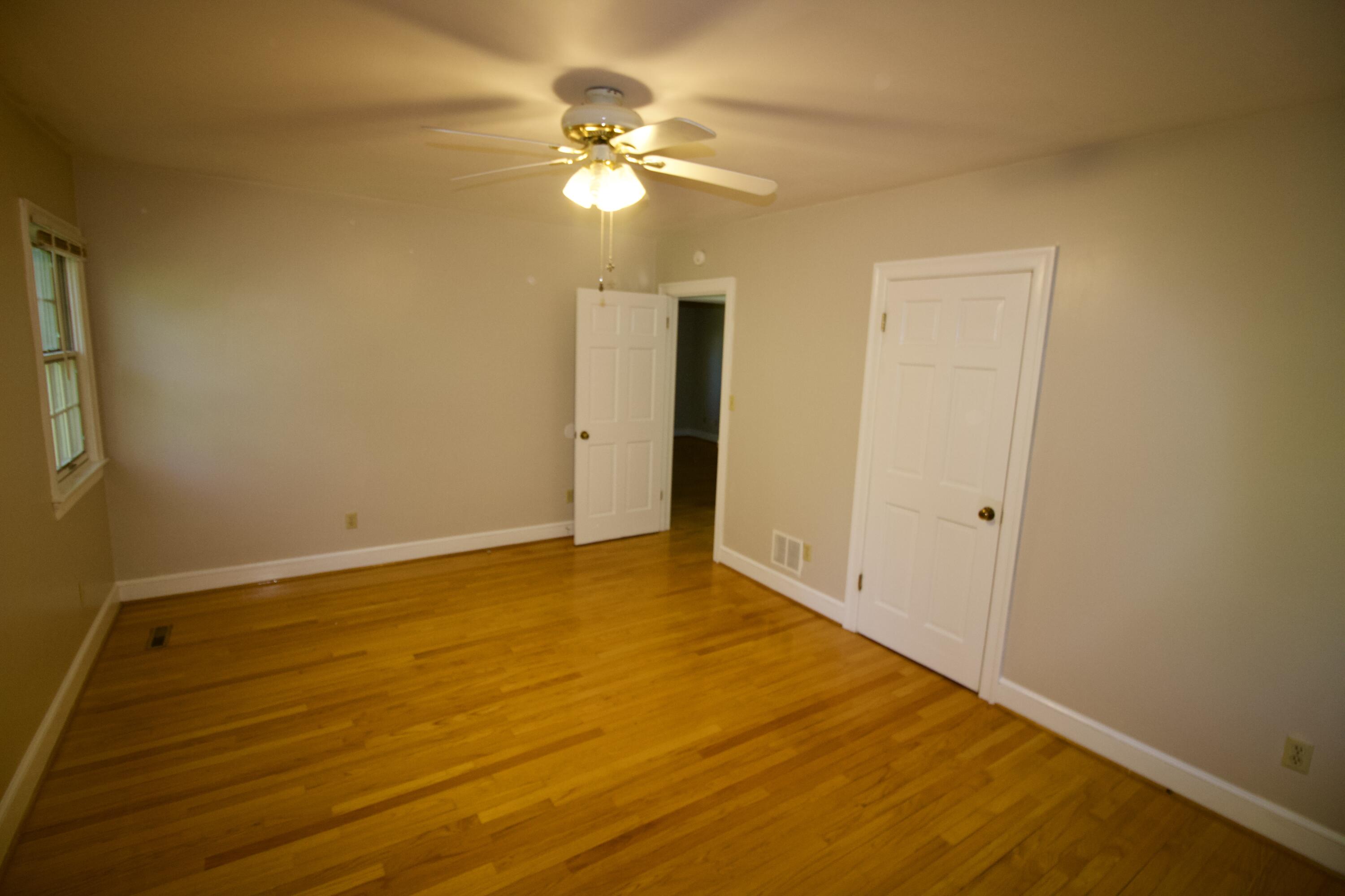 1502 Electric Road Southwest Roanoke, VA 24018 - Photo 20 of 25 IMG_3929