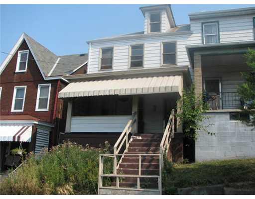 904 3rd Street McKees Rocks, PA 15136 - Photo 1 of 1 Exterior Front.