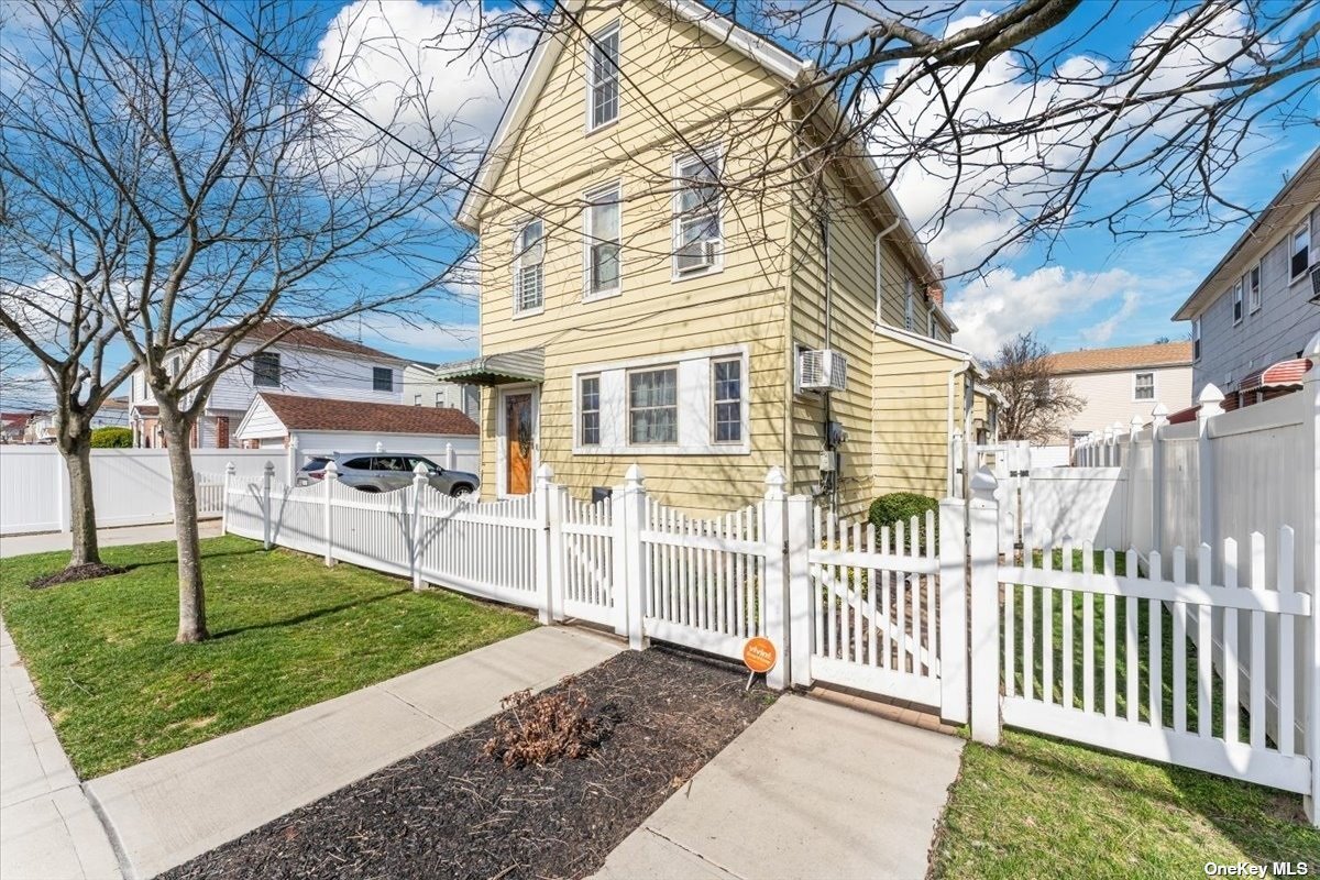 255 -11 FRANCIS LEWIS BLVD  