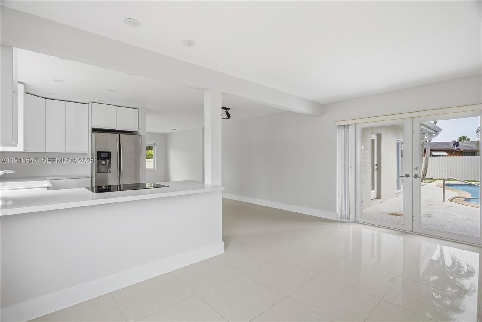 5250 Southwest 96th Avenue Miami, FL 33165 - Photo 11 of 28