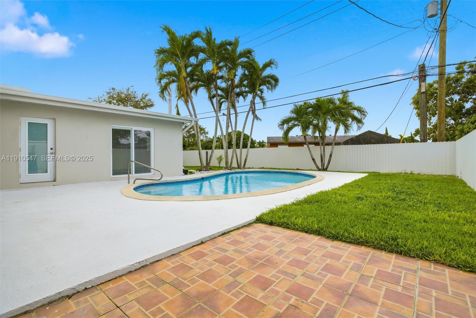 5250 Southwest 96th Avenue Miami, FL 33165 - Photo 23 of 28