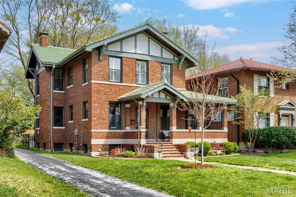 $749,900 | 7163 Washington Avenue, University City, MO 63130